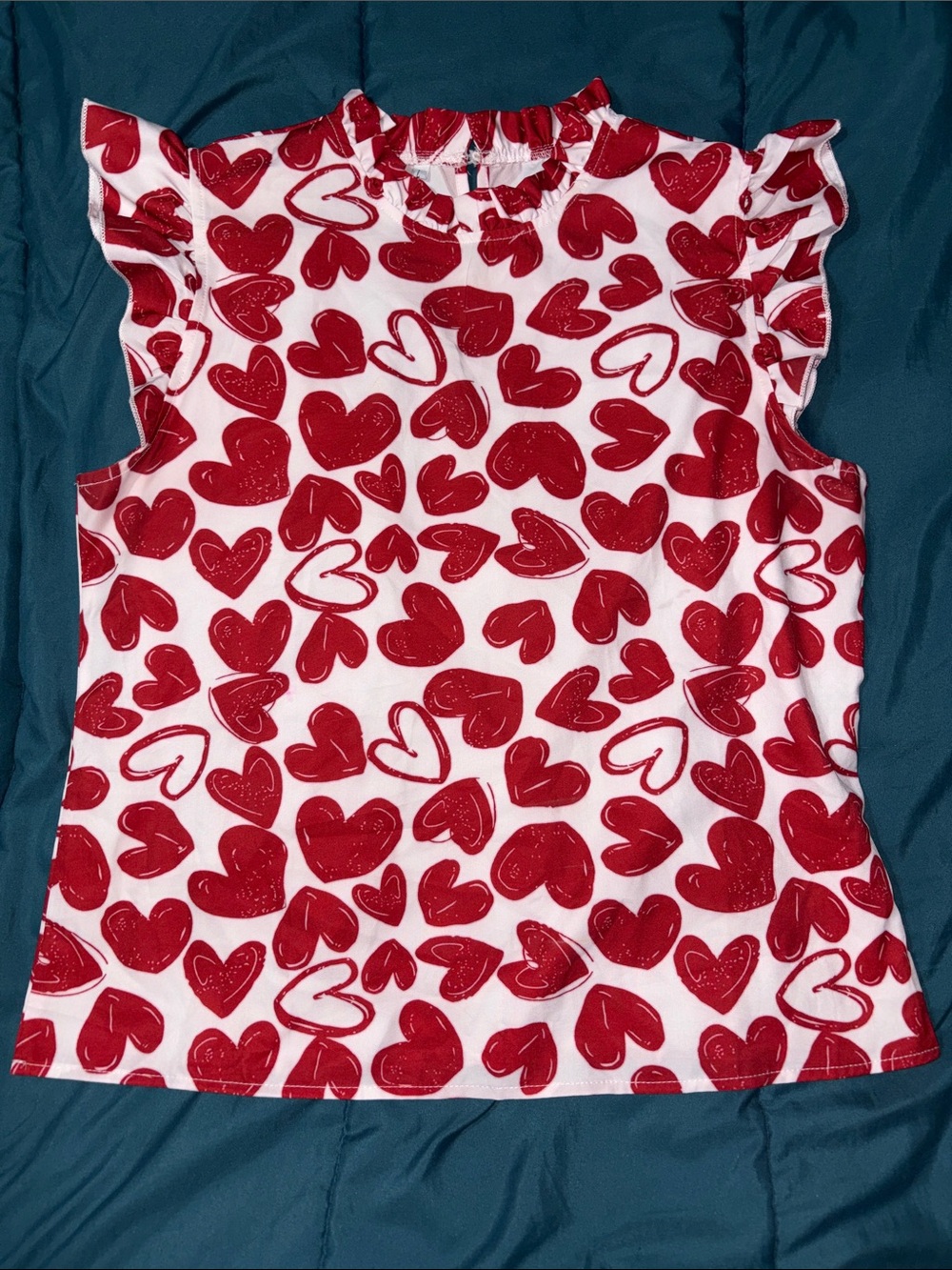 Sleeveless Ruffle Neck Heart Print Blouse - Red & White - L